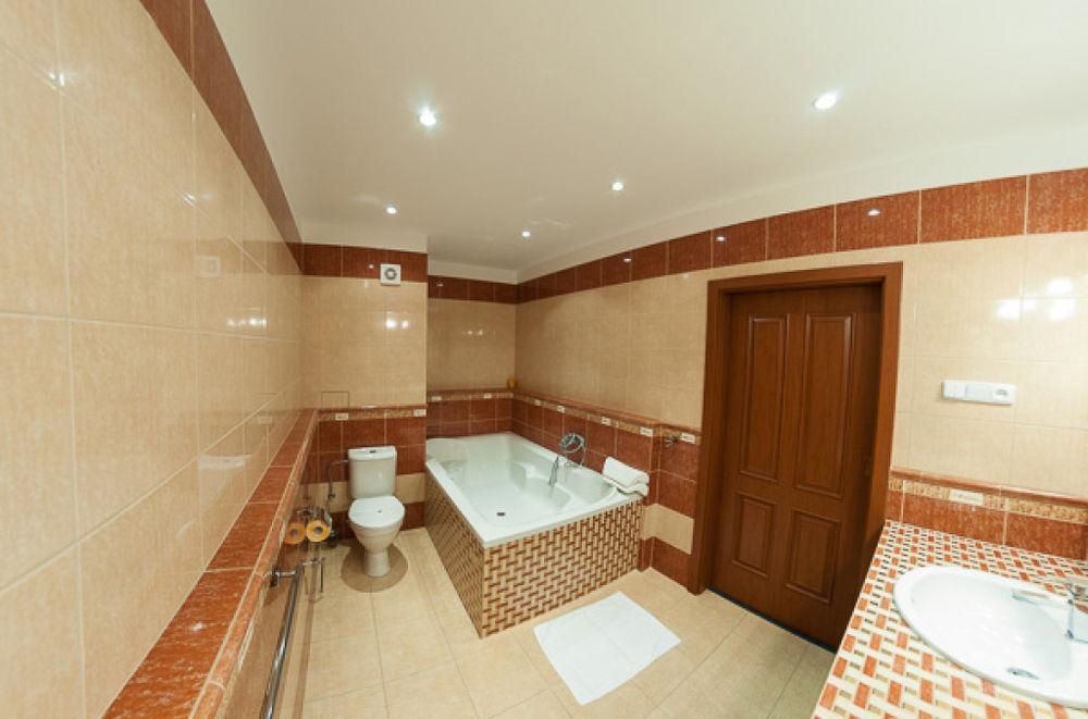 Hotel Radejov Knezdub Екстериор снимка